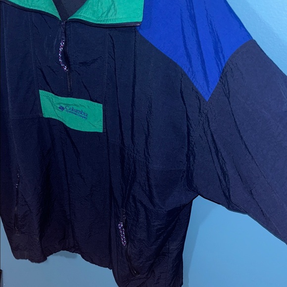 90s Columbia Black and Blue Pullover with Green Accents - Picture 5 of 5
